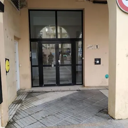 Superbe T2 Proche De La - Climatisation + Parking Apartment *